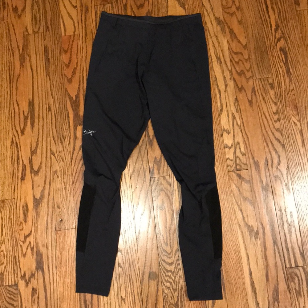 Men’s size small Arc’teryx running leggings
